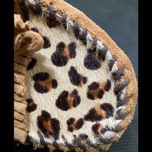 Girls Minnetonka moccasins